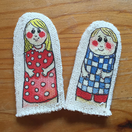 Wake up, Zora! (mesh finger puppets)
