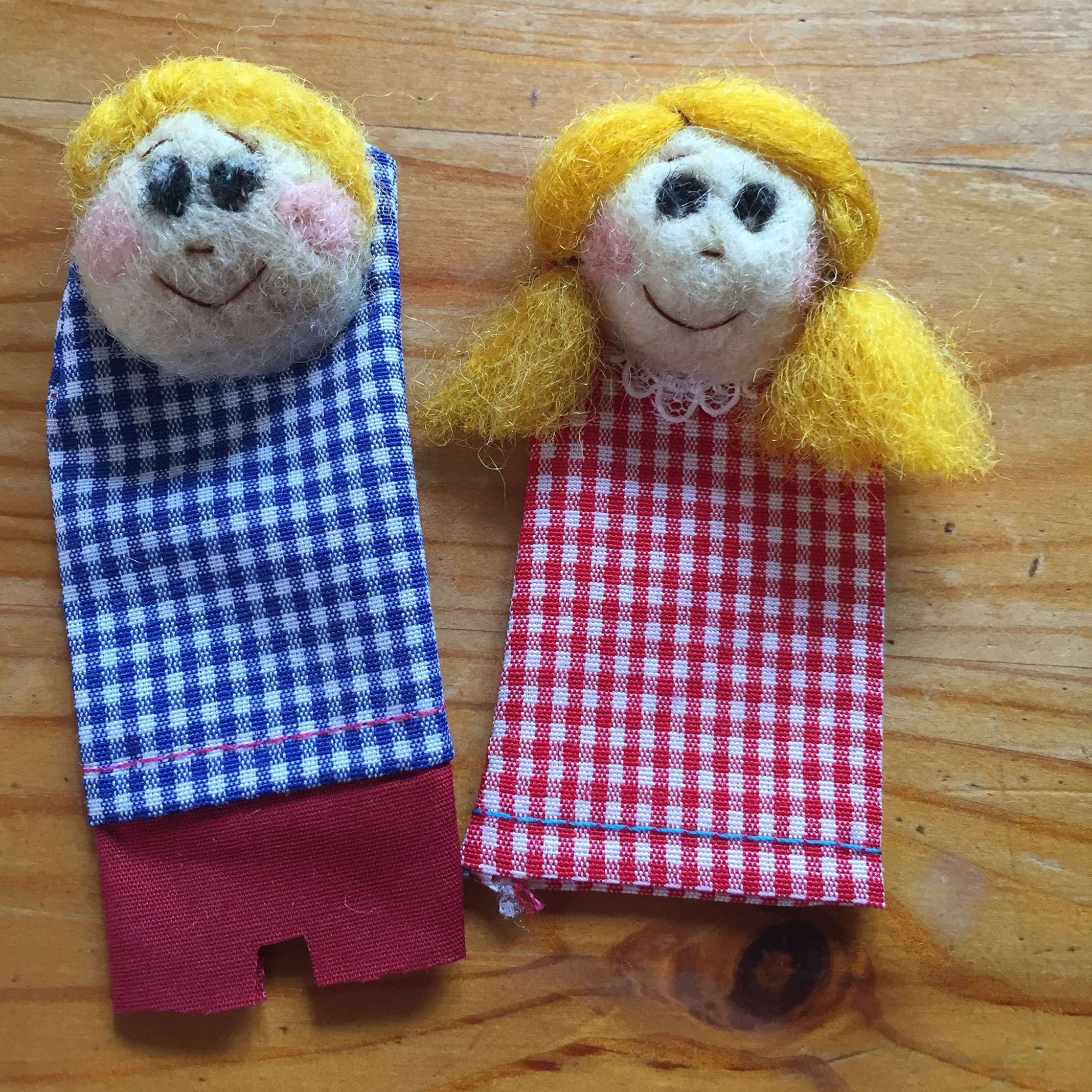 Wake up, Zora! (mesh finger puppets)
